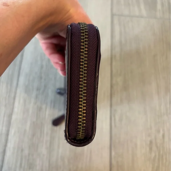 Coach long wallet in purple patent. EUC. - Picture 5 of 10